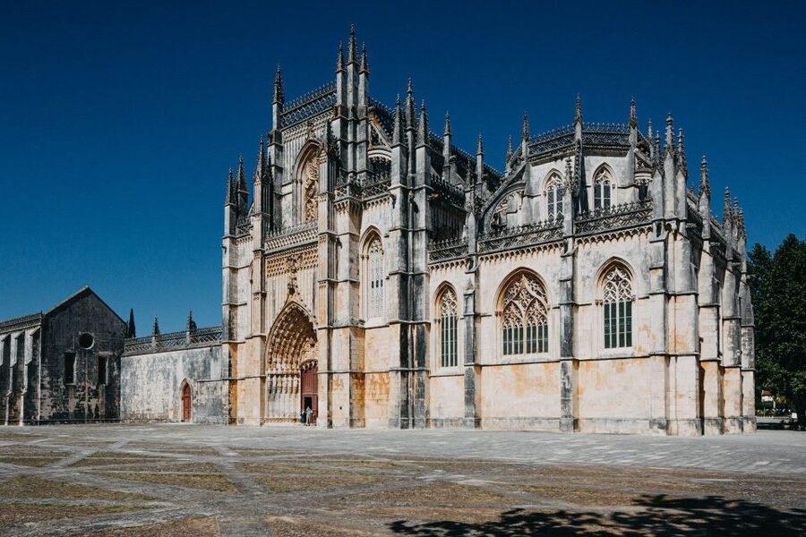 From Lisbon: Fatima, Nazaré, Batalha and Óbidos Tour - A route that does more than hit postcards