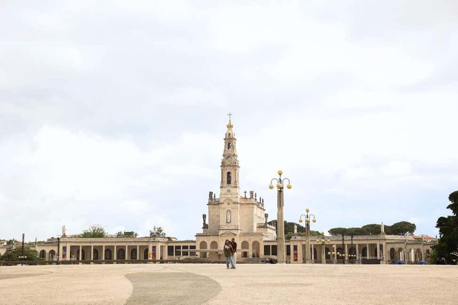 From Lisbon: Fátima, Óbidos, and Nazaré Small Group Day Tour - The day’s pace: 9 hours that can feel full