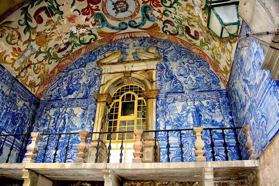 From Lisbon: Fátima, Óbidos Medieval, Nazaré Atlantic Coast - Nazaré: fishing village color, cliff views, and a famous story