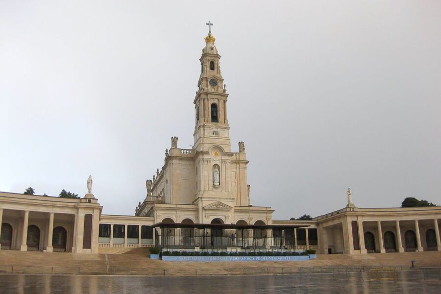 From Lisbon: Fatima Sanctuary Private Day Tour - The Chapel of the Apparitions and Mass time