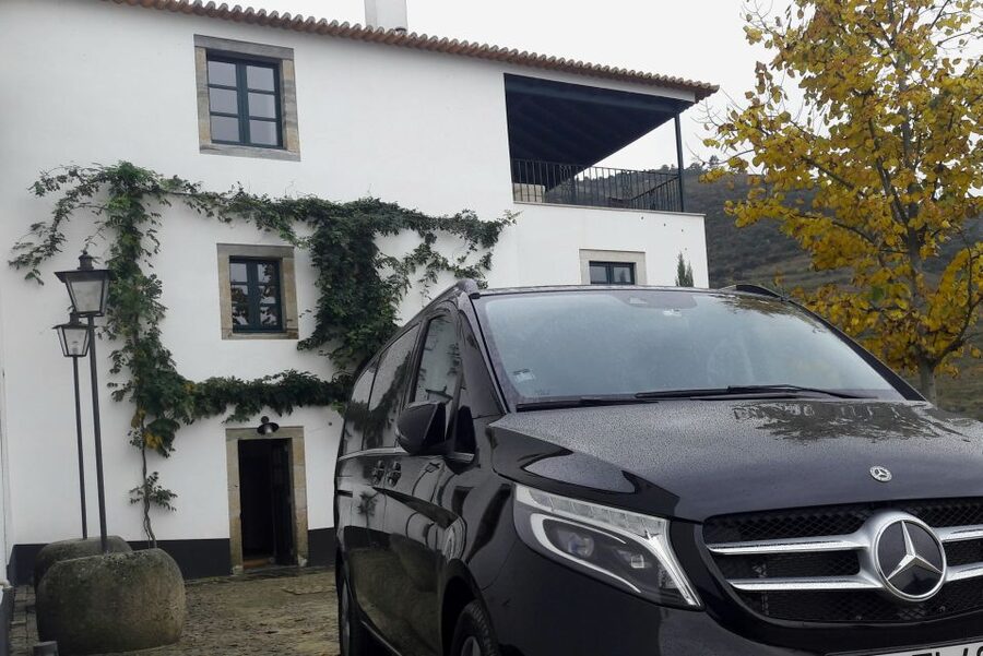From Lisbon: Full-Day Sintra Tour by Luxury Car or Minivan - The “chauffeur day” advantage for Sintra and the coast