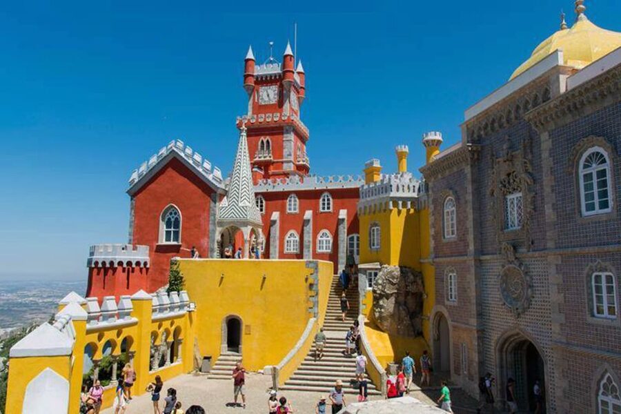 From Lisbon: Half-Day Private Sintra Cascais Tour - Wandering Sintra’s streets before Pena Palace