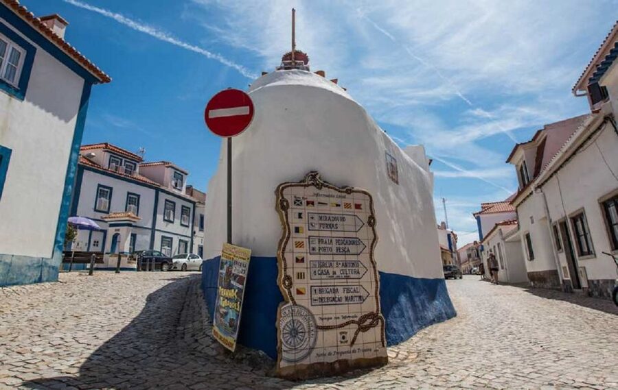 From Lisbon or Cascais: Mafra, Ericeira, and Queluz Day Tour - Practical tips so you enjoy the day more