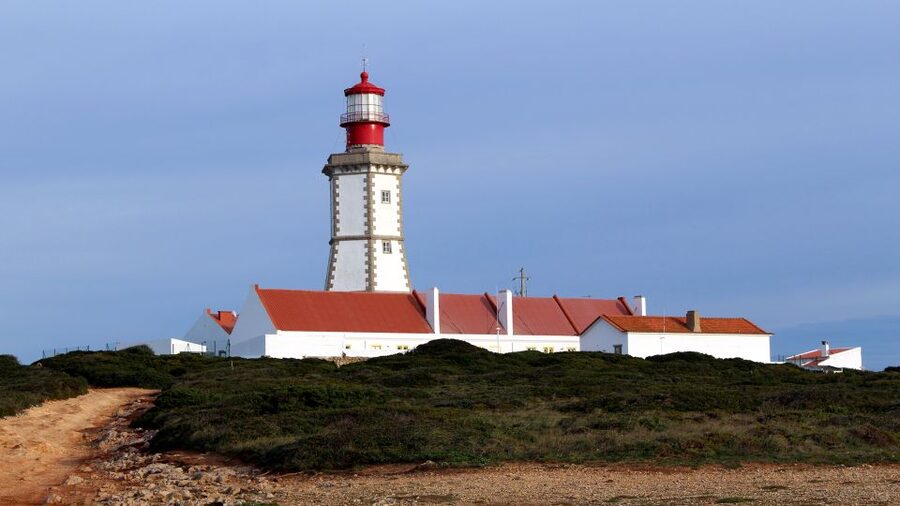 From Lisbon or Sesimbra: 4x4 Tour to Cape Espichel - Small group size and guide quality: what $70 buys you