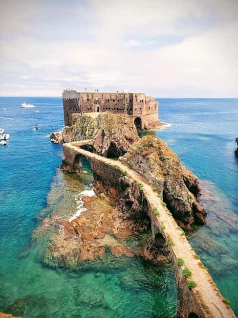 From Lisbon : Round trip to Peniche, Berlengas. - The catamaran ride, 30 minutes of open sea and how to prepare