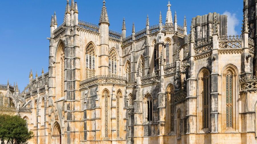 From Lisbon: Shared Tour to Fátima, Óbidos, Batalha e Nazaré - Batalha Monastery: Gothic Monument With a Story Tied to Aljubarrota