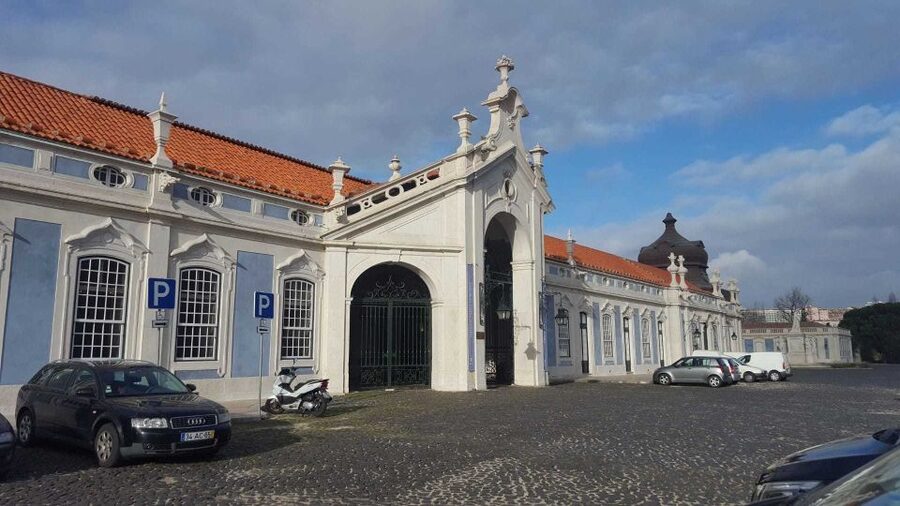 From Lisbon: Sintra and Cascais Private Tour - Travesseiros de Sintra, a real taste stop not just a souvenir stop