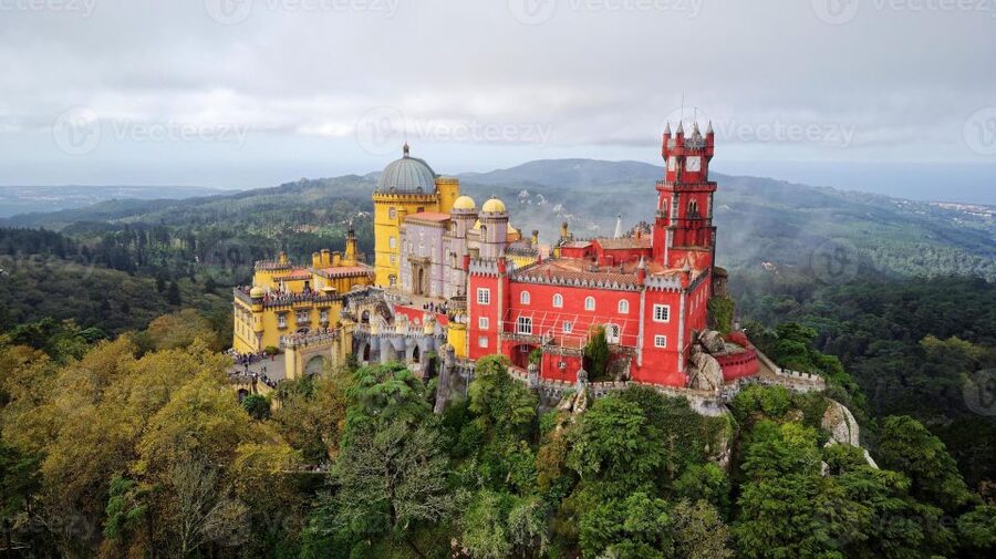 From Lisbon: Sintra, Cabo da Roca, & Cascais Day Trip - Castle of the Moors: The Big Views and the Medieval Setup