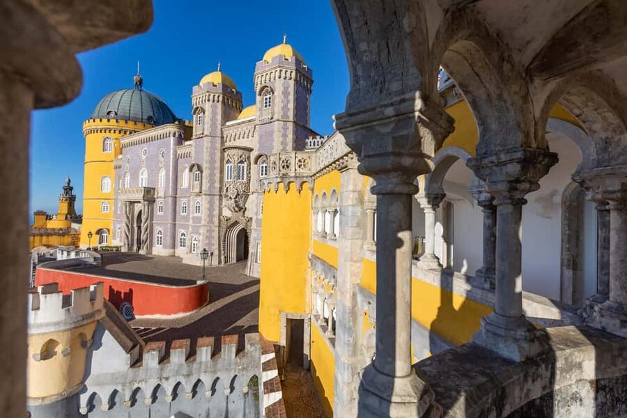 From Lisbon: Sintra Cascais Guided Tour with a Local Expert - Food Stops: Pastries and Liqueurs, Plus One Lunch You Choose