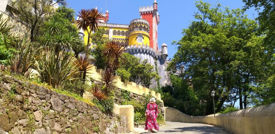 From Lisbon: Sintra, Regaleira and Pena Palace Guided Tour - Lunch Break in Historical Sintra Town: Pastries and Easy Wandering