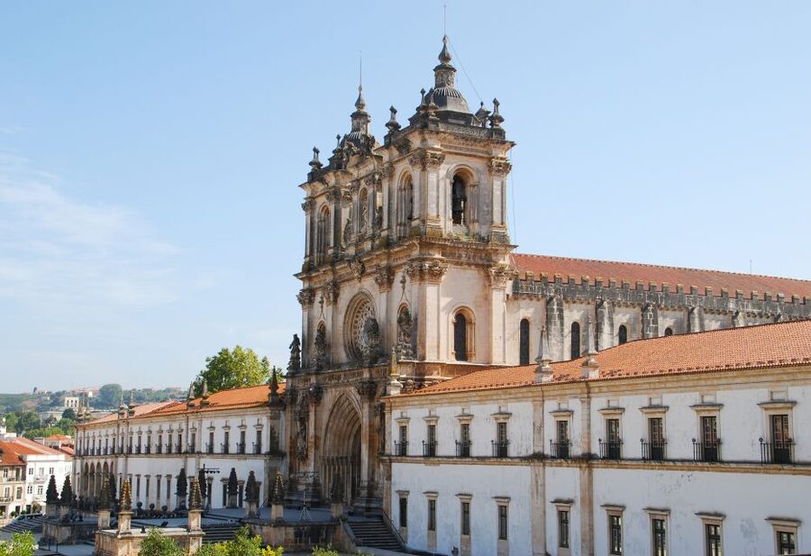 From Lisbon: Tour Fátima, Batalha, Alcobaça, Nazaré, Óbidos - Batalha Monastery: the Gothic stop that took over a century