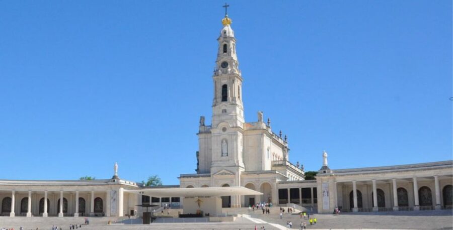 From Lisbon: Tour to Fátima, Batalha, Nazaré and Óbidos - Start at Cinema São Jorge, Then Settle In for the Drive