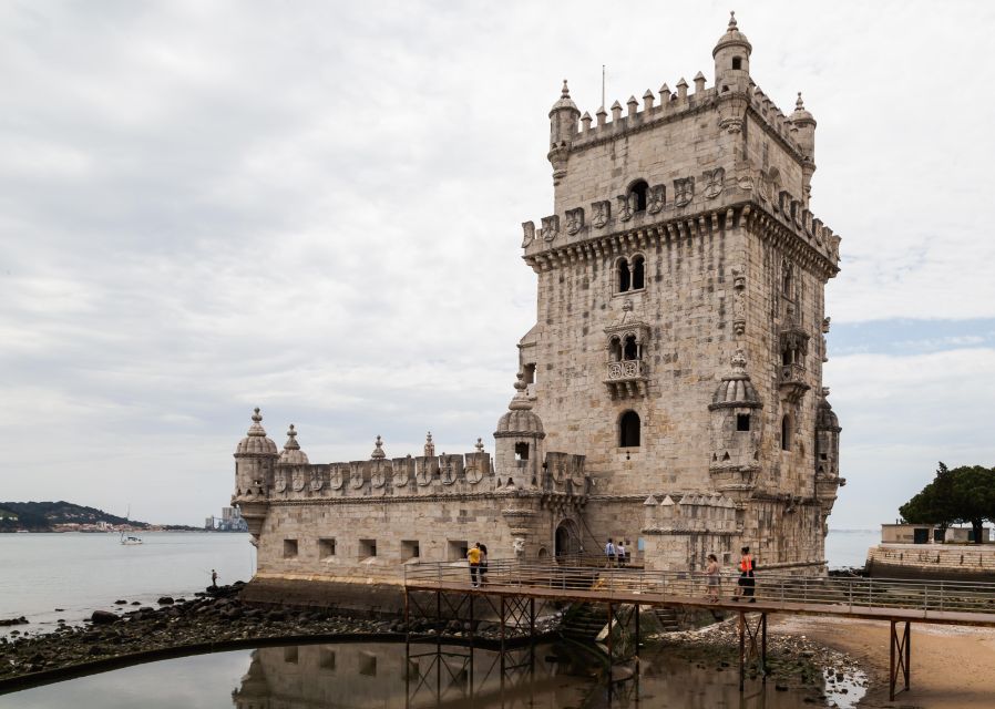 Full city of Lisbon on board of a private car - The ride experience: private comfort, fun energy