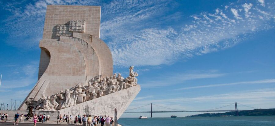 Full city of Lisbon on board of a private car - Praça da Figueira, then straight to the view game