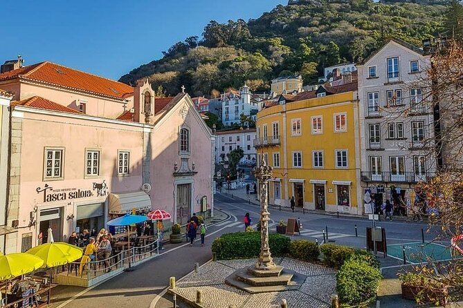 Group Tour to Sintra, Pena, Regaleira, Cabo da Roca & Cascais - Cascais free time: where you can eat without rushing