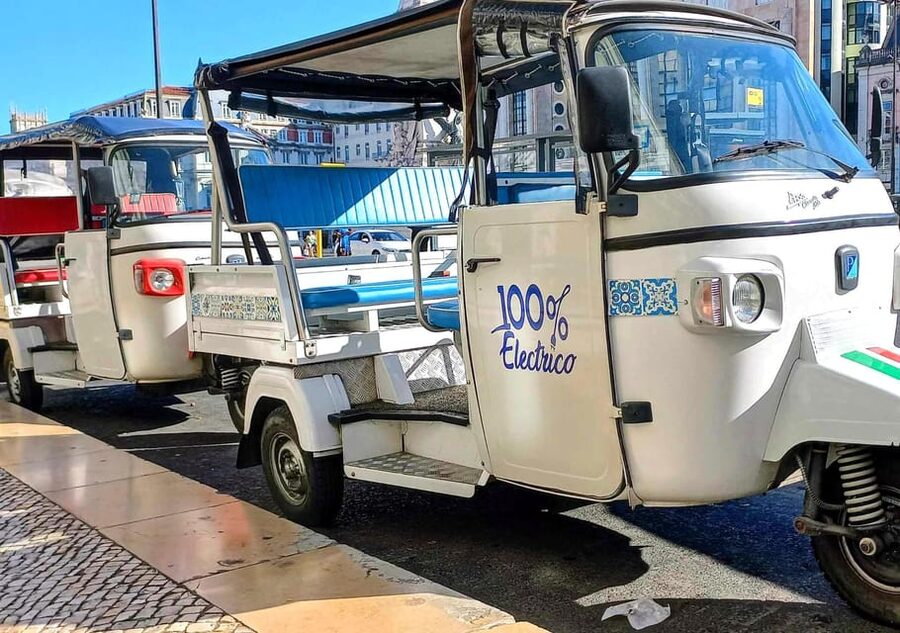 Guided Electric Piaggio Tuk-Tuk Tour of Historic Lisbon - Miradouro strategy: how to make the photo stops worth it