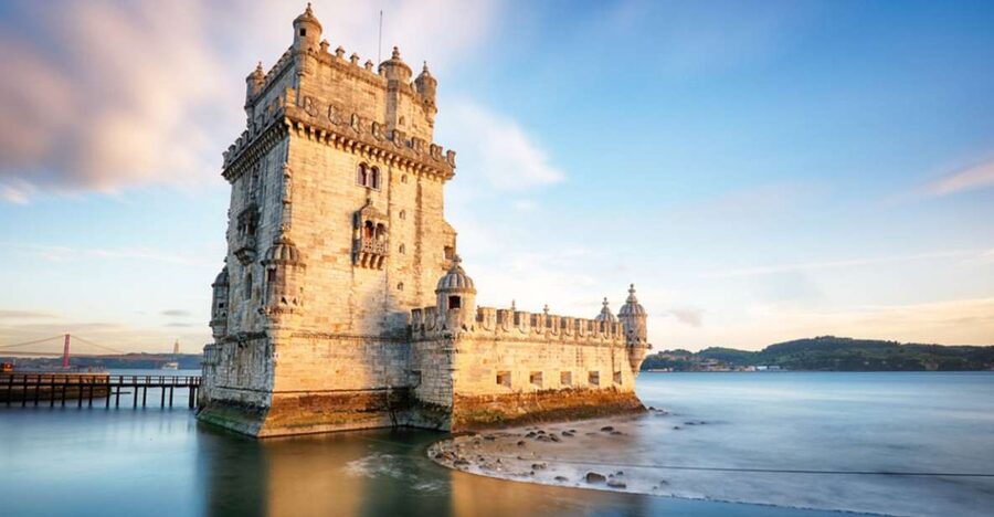 Half-Day Private Tour in Lisbon - A comfortable 4 hour Lisbon plan, with pickup and WiFi included