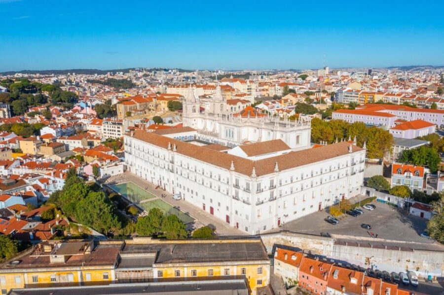 Half-Day Private Tour in Lisbon - Alfama, Baixa, and Chiado, where the streets do the talking