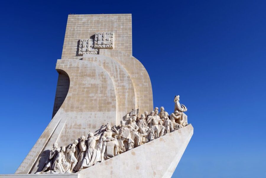 Half-Day Private Tour in Lisbon - Commerce Square free time, a smart break before Belém