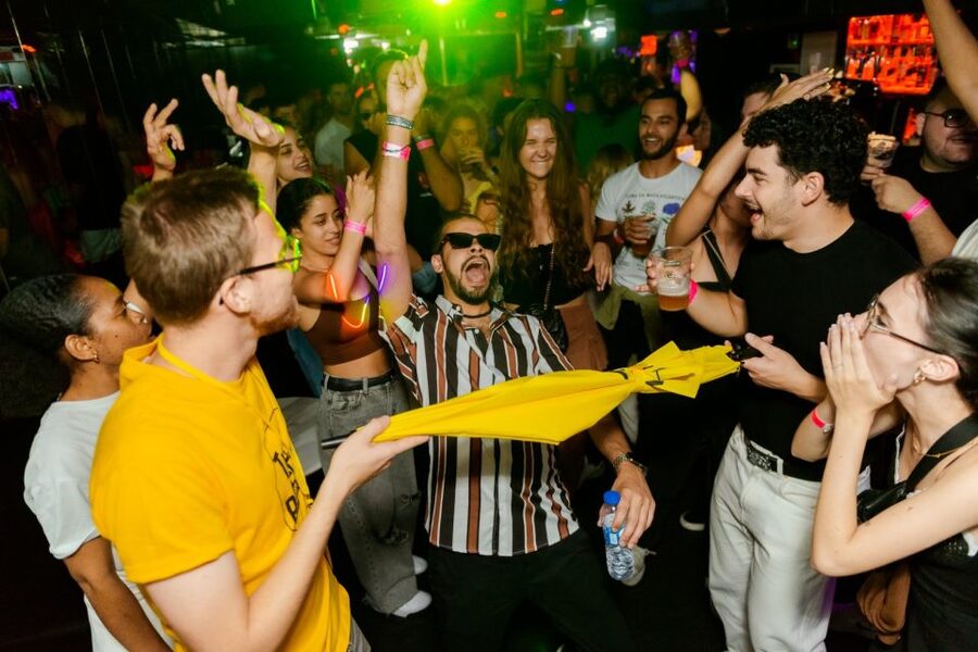 Halloween Haunts: Lisbon Pub Crawl Experience - Stop 2: 1 hour open bar of beer and sangria plus games