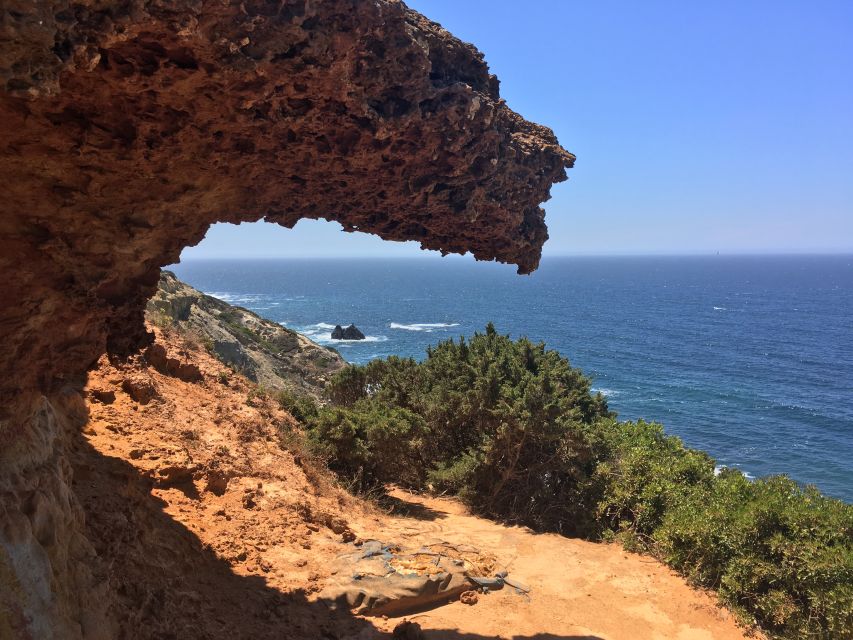 Hiking Tour Along the West Coastline - Natural pools and west coast beaches: when to plan for a quick dip