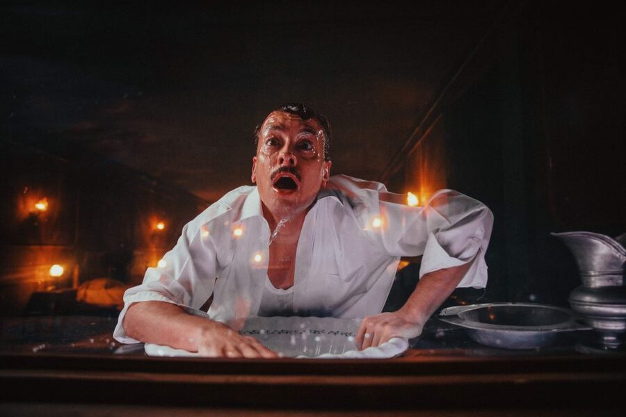Lisboa - A Morte do Corvo, new immersive theatre, not spoken - Your Two Hours Through 25 Rooms and Two Floors