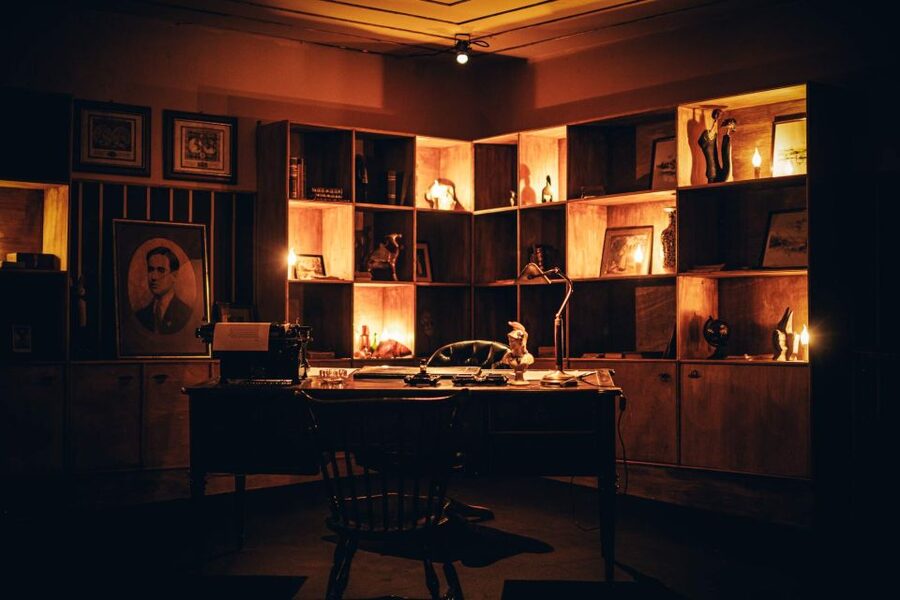 Lisboa - A Morte do Corvo, new immersive theatre, not spoken - Price and Value at $44, Plus the Brochure Option