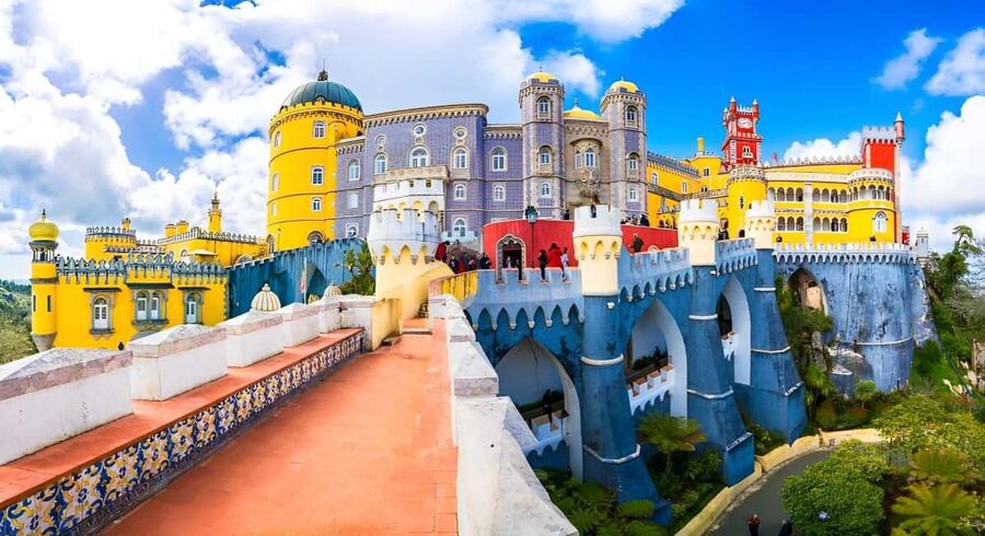 Lisboa: Sintra, Pena Palace, Cabo da Roca Coast and Cascais - The “one-day circuit” that actually makes sense around Lisbon