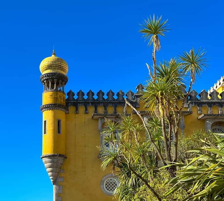 Lisboa: Sintra, Pena Palace, Cabo da Roca Coast and Cascais - Estoril Casino pass-by: a quick scenic beat on the way out