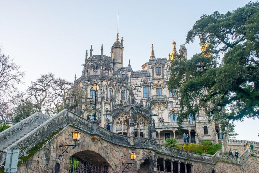 Lisboa: Sintra, Pena Palace, Cascais and Cabo da Roca - Sintra center and Palácio da Vila: those two conical chimneys