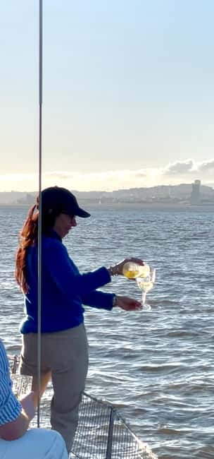 Lisboa:Sunset Sailing Tour at Tagus River with welcome drink - Key points to know before you board