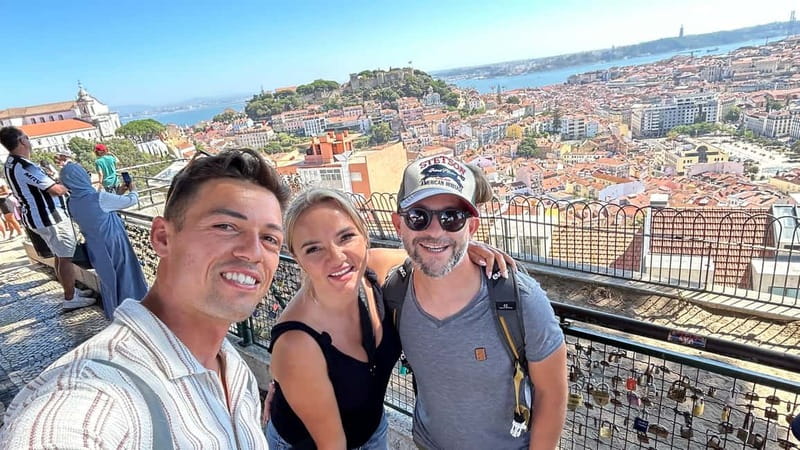 Lisboa: Tuk Tuk ride in Alfama & pick-up you at the hotel. - Key highlights worth planning around