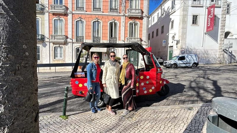 Lisboa: Tuk Tuk ride in Alfama & pick-up you at the hotel. - Stop-by-stop: what you’ll see, and what to watch for at each moment
