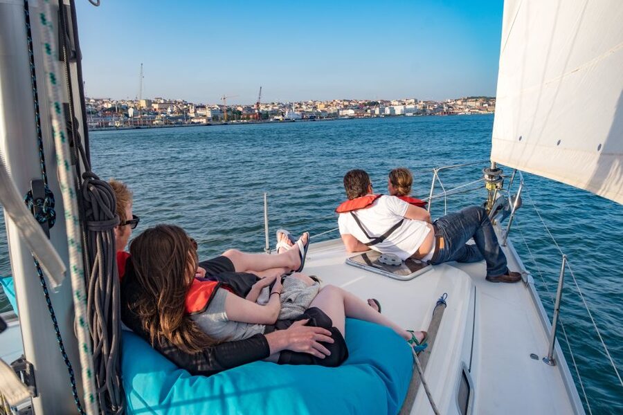 Lisbon: 1 or 2-Hour Cruise along the Tagus River - What to pack and how to dress so you stay comfortable