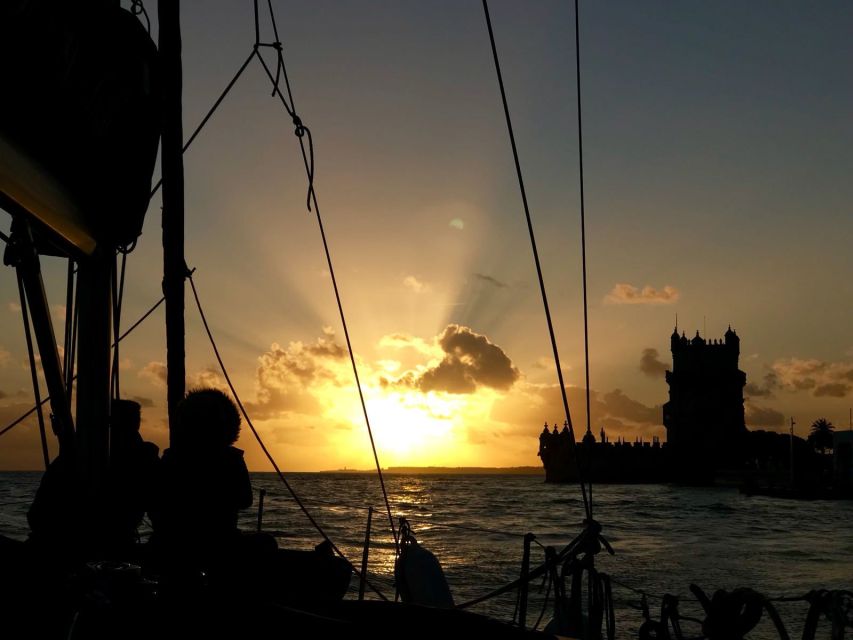 Lisbon: 1 or 2-Hour Cruise along the Tagus River - 1 hour morning, 2 hour day, or 2 hour sunset: how to choose your best slot