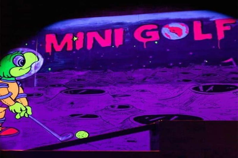 Lisbon: 18-Hole Indoor Minigolf Ticket with Bar Area - Key things to notice before you go