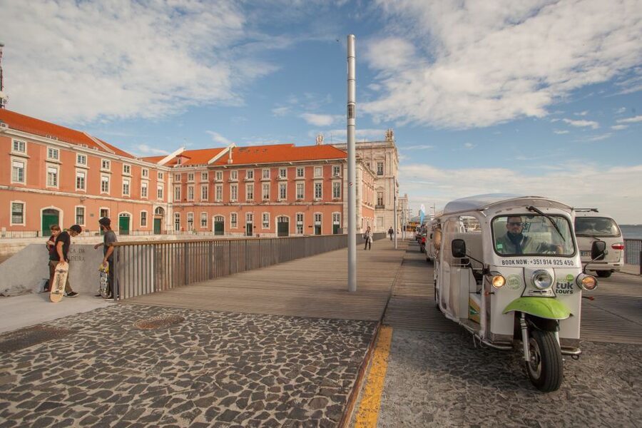 Lisbon: 2-Hour Belém and the Golden Era Tour by Eco-Tuk - Jerónimos Monastery: Manueline Detail You’ll Want to See Twice