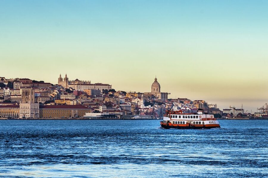 Lisbon 2-Hour River Cruise - A smooth 2 hour Tagus cruise for quick Lisbon orientation