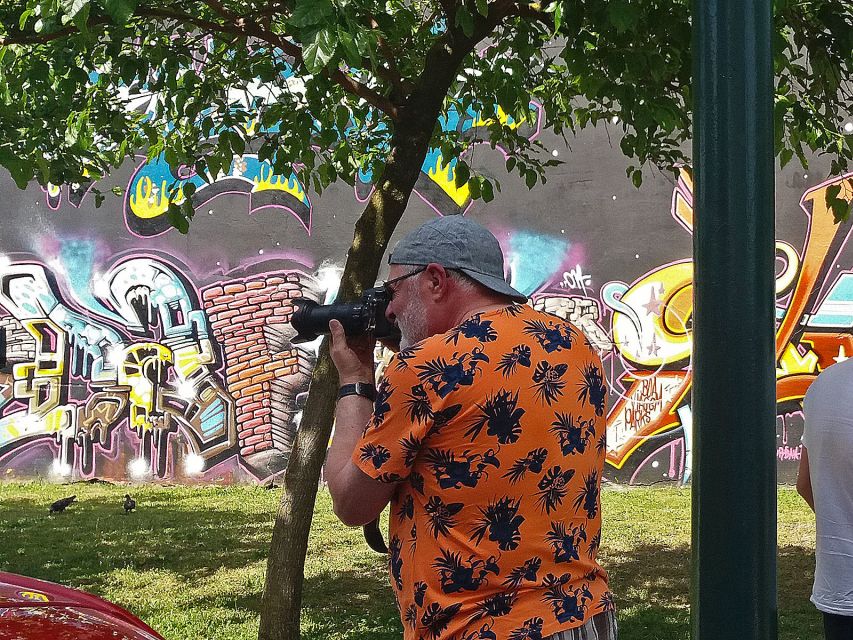 Lisbon: 2-Hour Street Art Photo Tour - Languages and who this tour suits best