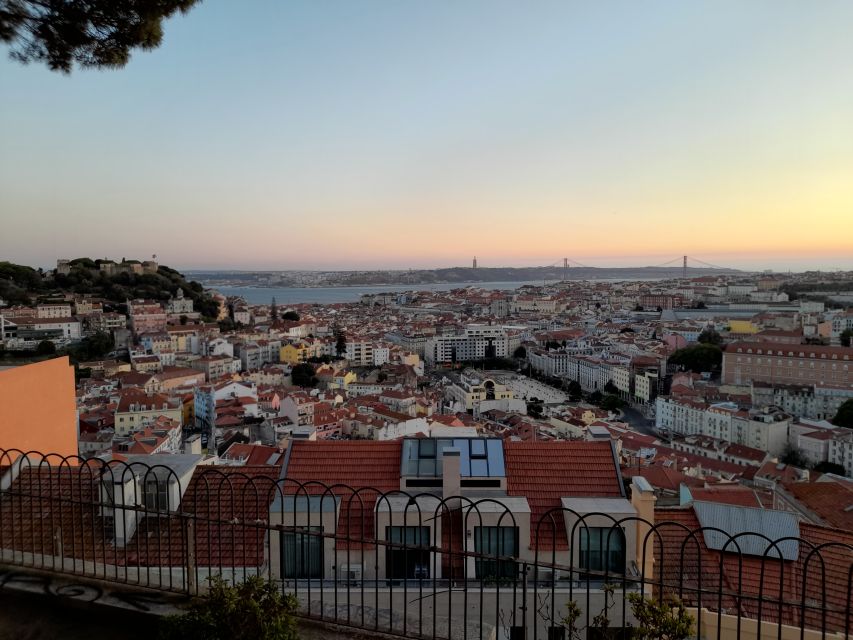 Lisbon: 2 hours Private City Highlights Tuk-Tuk Tour for two - Starting at Hard Rock Cafe: the easiest way to orient