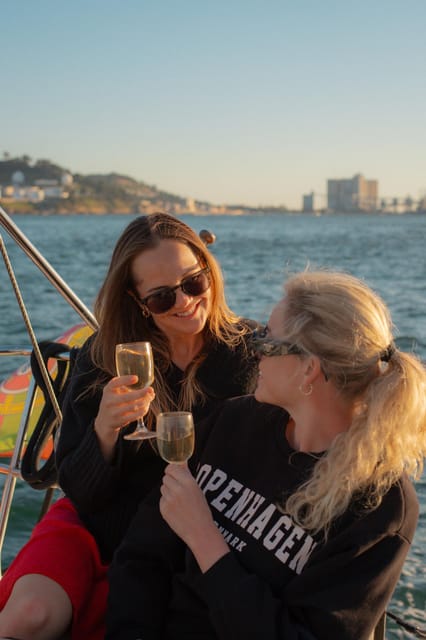Lisbon 2 Hours Sailing Day Tour and Cruise With Drinks - FAQ