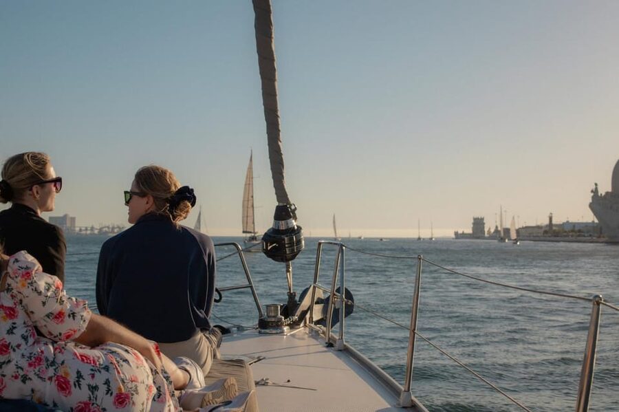 Lisbon 2 Hours Sailing Day Tour and Cruise With Drinks - Why this Tagus sailing cruise feels like the best short option in Lisbon