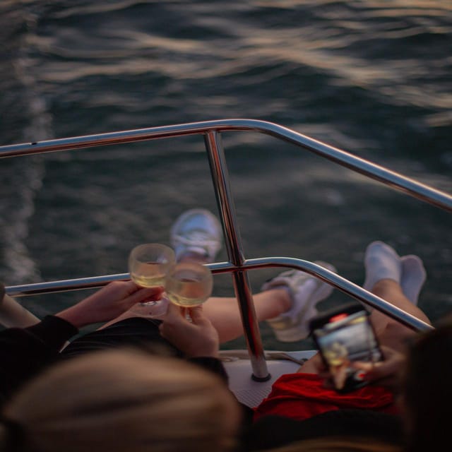 Lisbon 2 Hours Sailing Day Tour and Cruise With Drinks - The Lisbon landmark route: what you’ll see, why it works, and how to enjoy each pass