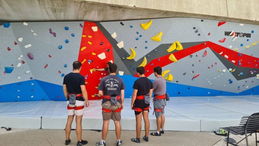 Lisbon: 25 de Abril Bridge Guided Climbing Experience - First steps on the Ponte 25 de Abril climbing setup