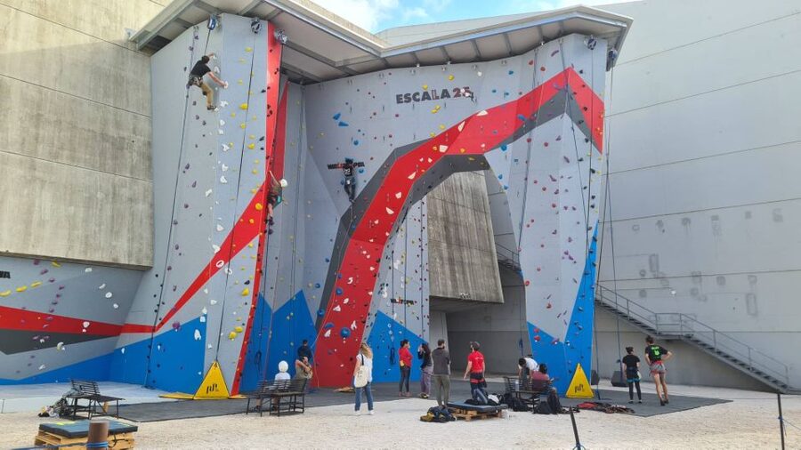Lisbon: 25 de Abril Bridge Guided Climbing Experience - What “up to 40 feet” feels like in real life