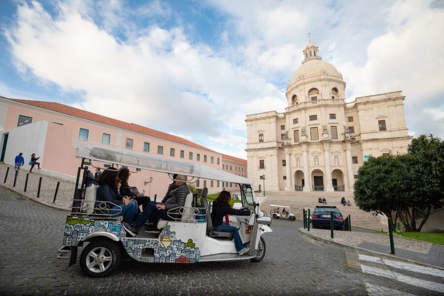 Lisbon: 2h Old Lisbon Tuk Tuk Tour - Portas do Sol and the Graça area: viewpoints you will actually feel