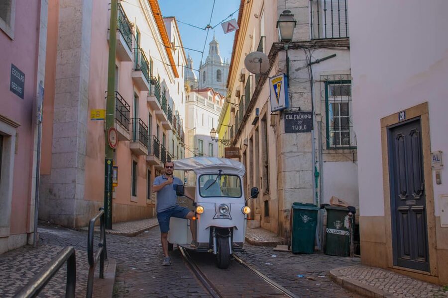 Lisbon: 2h or 4h Private TukTuk Tour with a True Local Guide - Why an electric tuk-tuk makes sense for Lisbon