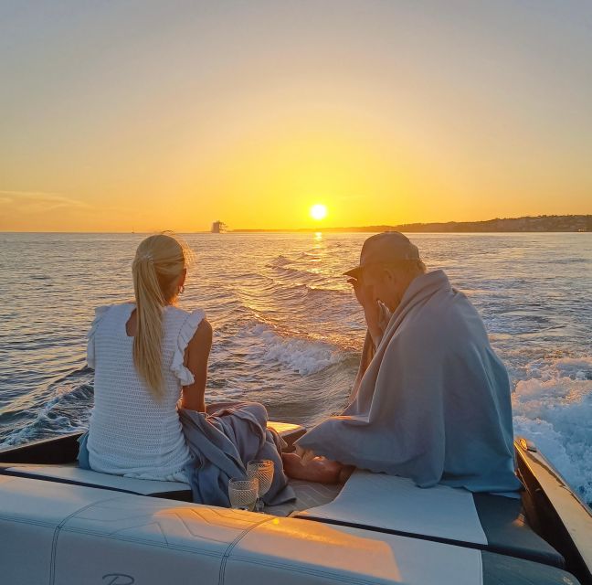 Lisbon: 2H Sunset Boat Cruise Tour with Drinks - Music, Conversation, and the Crew Factor