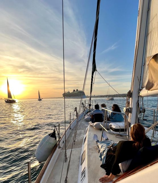 Lisbon: 2H Sunset Boat Cruise Tour with Drinks - Getting Oriented: Treino de Mar to the First Views