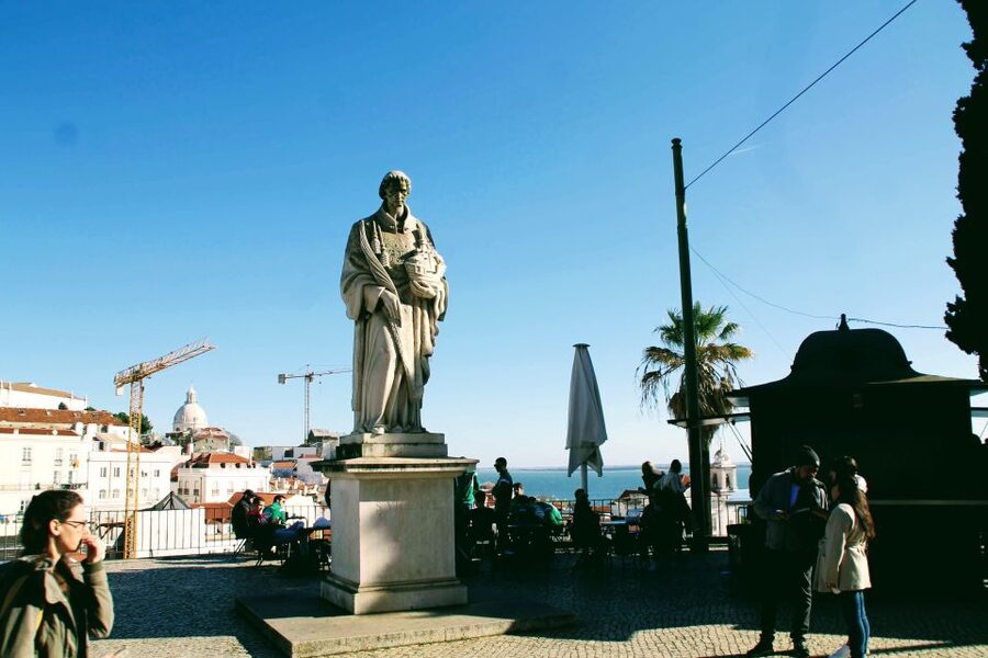 Lisbon: 3-Hour Sightseeing Tour by Tuk-Tuk - How the photo stops work for real life
